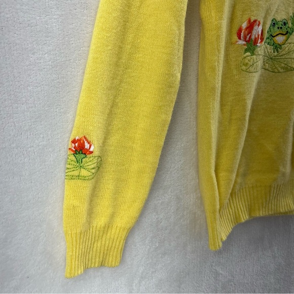 Vintage 1960's-70's Yellow Cyn Les Frog Patch Sweater Size Small - Picture 2 of 8